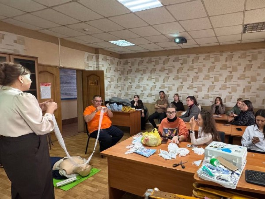 Пресс-секретарей и студентов ЗабГУ обучили навыкам спасения жизни в Забайкалье